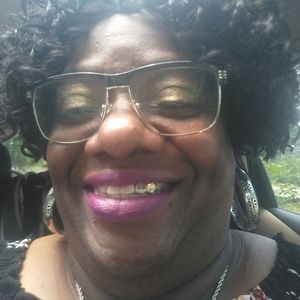 Meet your Posher, Damita